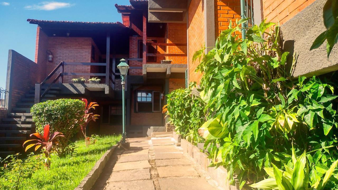 Pousada Vale Das Palmeiras Vassouras Exterior photo